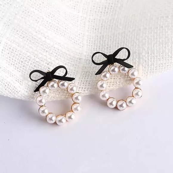Jewelry - Gold Pearl Circle with Bow Stud Earrings